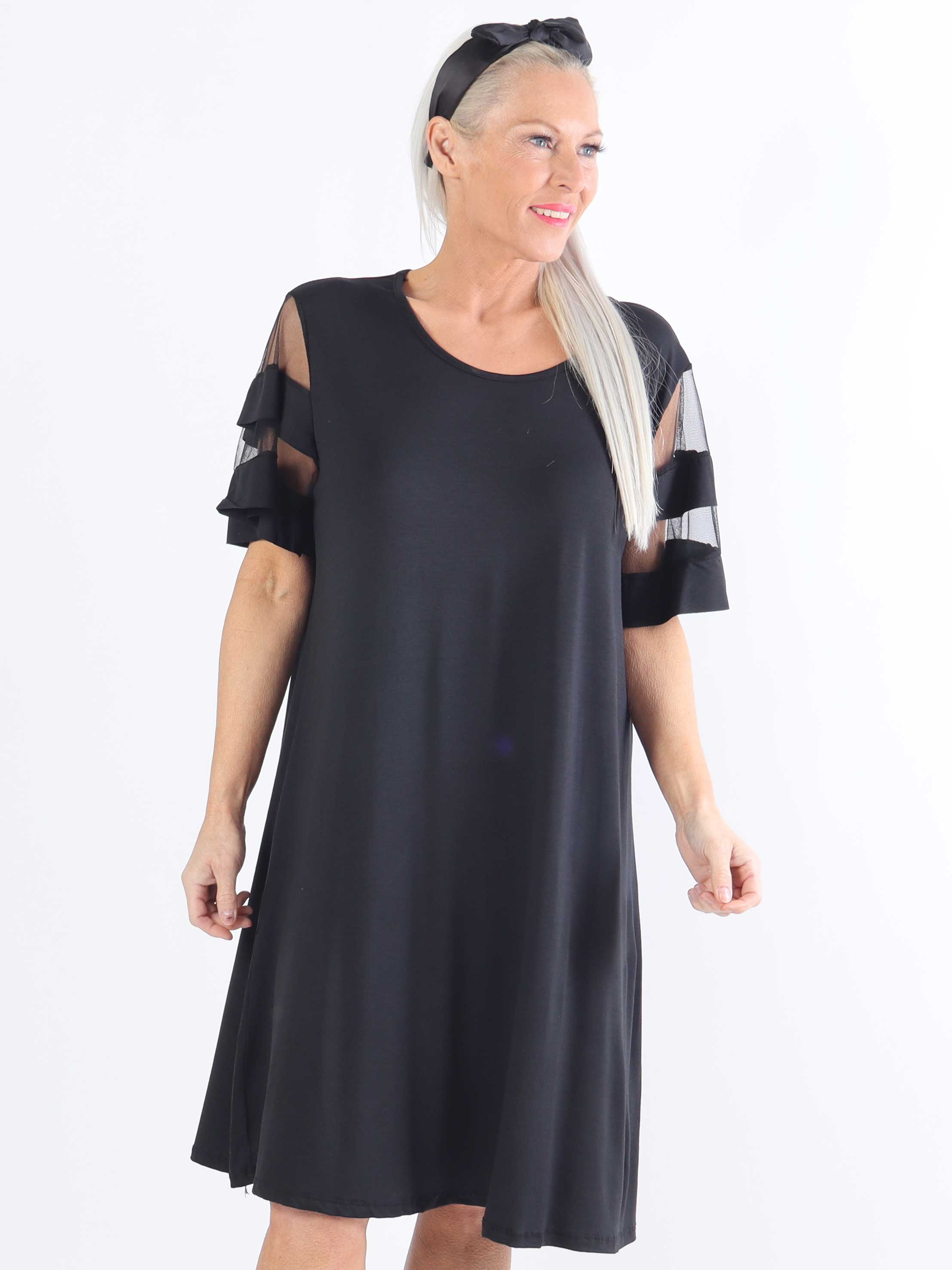 Sakina - T-shirtklänning i plus size med fina ärmar